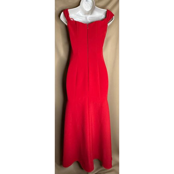 Nicole Miller Red Crepe Off Shoulder Gown 0 - Picture 6 of 8